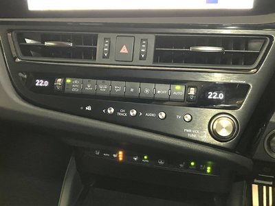 2023 Lexus ES thumbnail 31