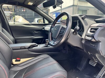 صورة 13 لـ 2019 Lexus UX