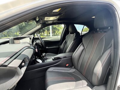 صورة 15 لـ 2019 Lexus UX