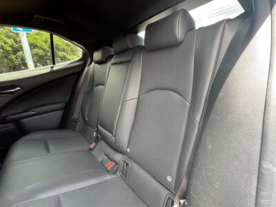 صورة 16 لـ 2019 Lexus UX