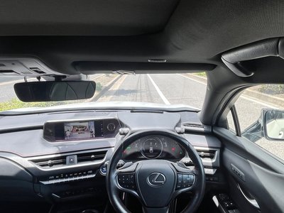صورة 19 لـ 2019 Lexus UX