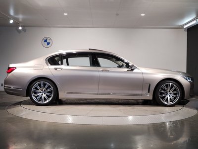 2020 BMW 7 SERIES photo 10