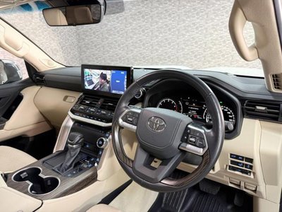 2023 Toyota LAND CRUISER 300 — фото 10