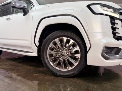 2023 Toyota LAND CRUISER 300 — фото 27