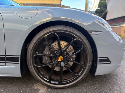 2024 Porsche 718 photo 10