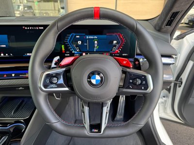 2025 BMW M5 缩略图 12