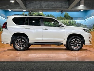صورة 35 لـ 2023 Toyota LAND CRUISER PRADO