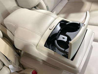 صورة 75 لـ 2023 Toyota LAND CRUISER PRADO