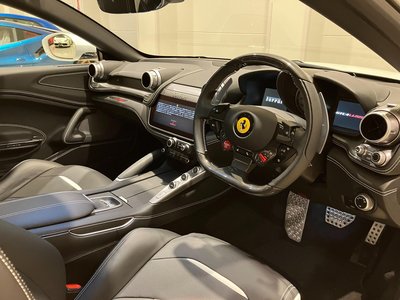 2021 Ferrari GTC4 LUSSO — фото 15