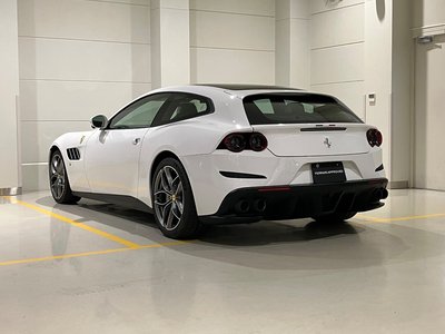 2021 Ferrari GTC4 LUSSO — фото 8