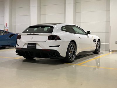 2021 Ferrari GTC4 LUSSO — фото 6