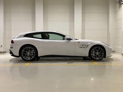 2021 Ferrari GTC4 LUSSO — фото 5