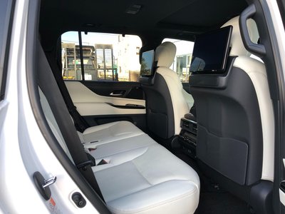 2023 Lexus LX — миниатюра 24