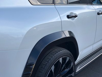 2023 Lexus LX — миниатюра 18