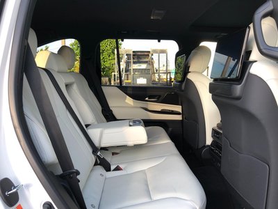 2023 Lexus LX — миниатюра 26