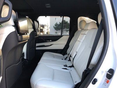 2023 Lexus LX — миниатюра 31