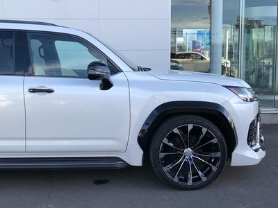 2023 Lexus LX — миниатюра 12