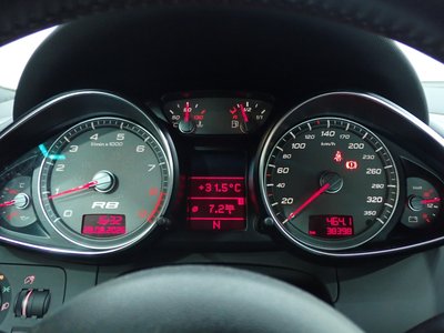 صورة 43 لـ 2009 AUDI R8