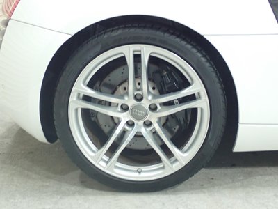 صورة 25 لـ 2009 AUDI R8