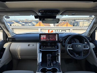 صورة 79 لـ 2025 Toyota LAND CRUISER 300
