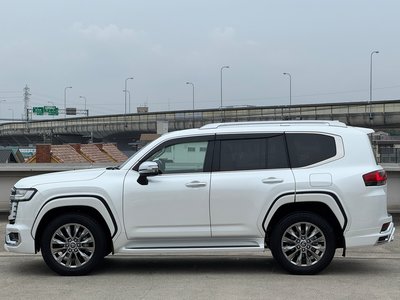 صورة 22 لـ 2025 Toyota LAND CRUISER 300