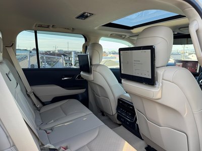 صورة 66 لـ 2025 Toyota LAND CRUISER 300