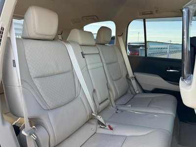 صورة 67 لـ 2025 Toyota LAND CRUISER 300