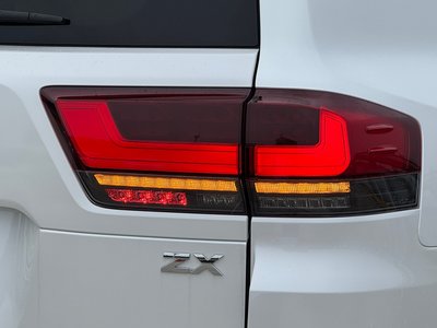 صورة 38 لـ 2025 Toyota LAND CRUISER 300