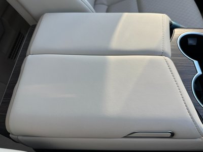 صورة 63 لـ 2025 Toyota LAND CRUISER 300
