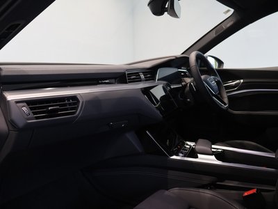 2024 AUDI Q8 SPORTBACK E-TRON thumbnail 30
