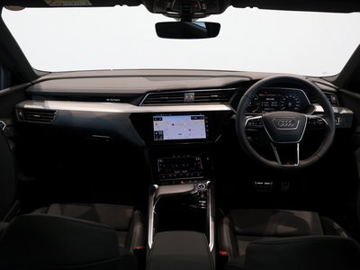 2024 AUDI Q8 SPORTBACK E-TRON thumbnail 31