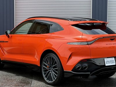2025 Aston Martin DBX — фото 6