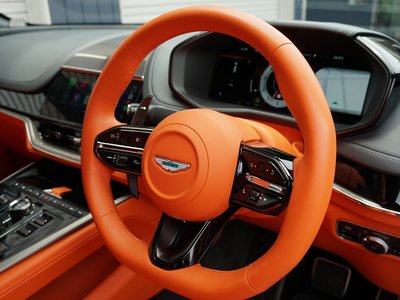 2025 Aston Martin DBX — миниатюра 26
