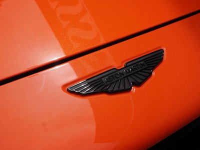 2025 Aston Martin DBX — миниатюра 88