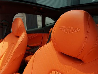 2025 Aston Martin DBX — миниатюра 62