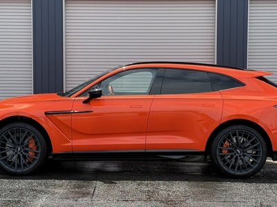 2025 Aston Martin DBX — миниатюра 17