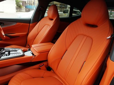 2025 Aston Martin DBX — миниатюра 25