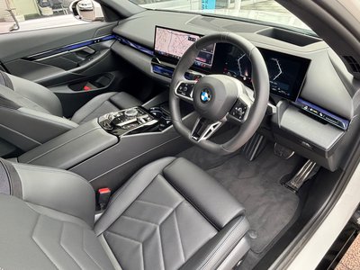 صورة مصغرة 60 لـ 2025 BMW 5 SERIES