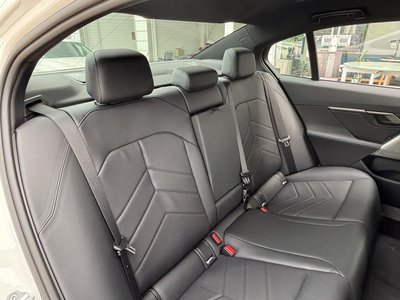 صورة مصغرة 70 لـ 2025 BMW 5 SERIES