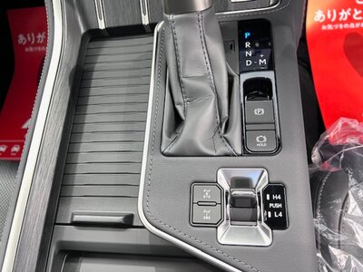 2025 Lexus GX — миниатюра 45