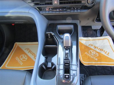 صورة 13 لـ 2025 Toyota CROWN ESTATE