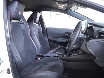 صورة 34 لـ 2023 Toyota GR COROLLA