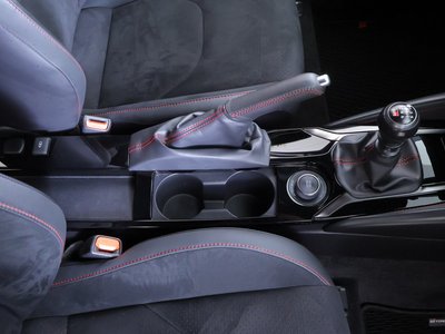 صورة 31 لـ 2023 Toyota GR COROLLA