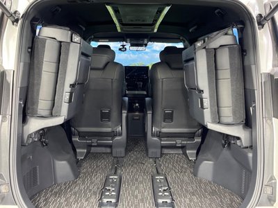 2024 Toyota ALPHARD — фото 13