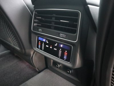 2023 AUDI Q8 thumbnail 18
