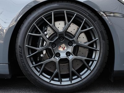 صورة 44 لـ 2025 Porsche 911