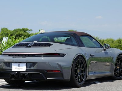 صورة 6 لـ 2025 Porsche 911