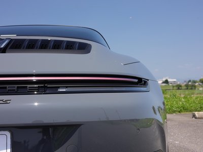 صورة 8 لـ 2025 Porsche 911