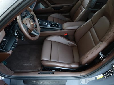 صورة 45 لـ 2025 Porsche 911