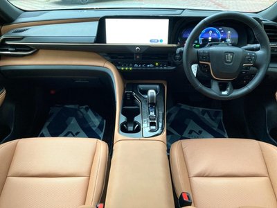 صورة 2 لـ 2024 Toyota CROWN SPORT